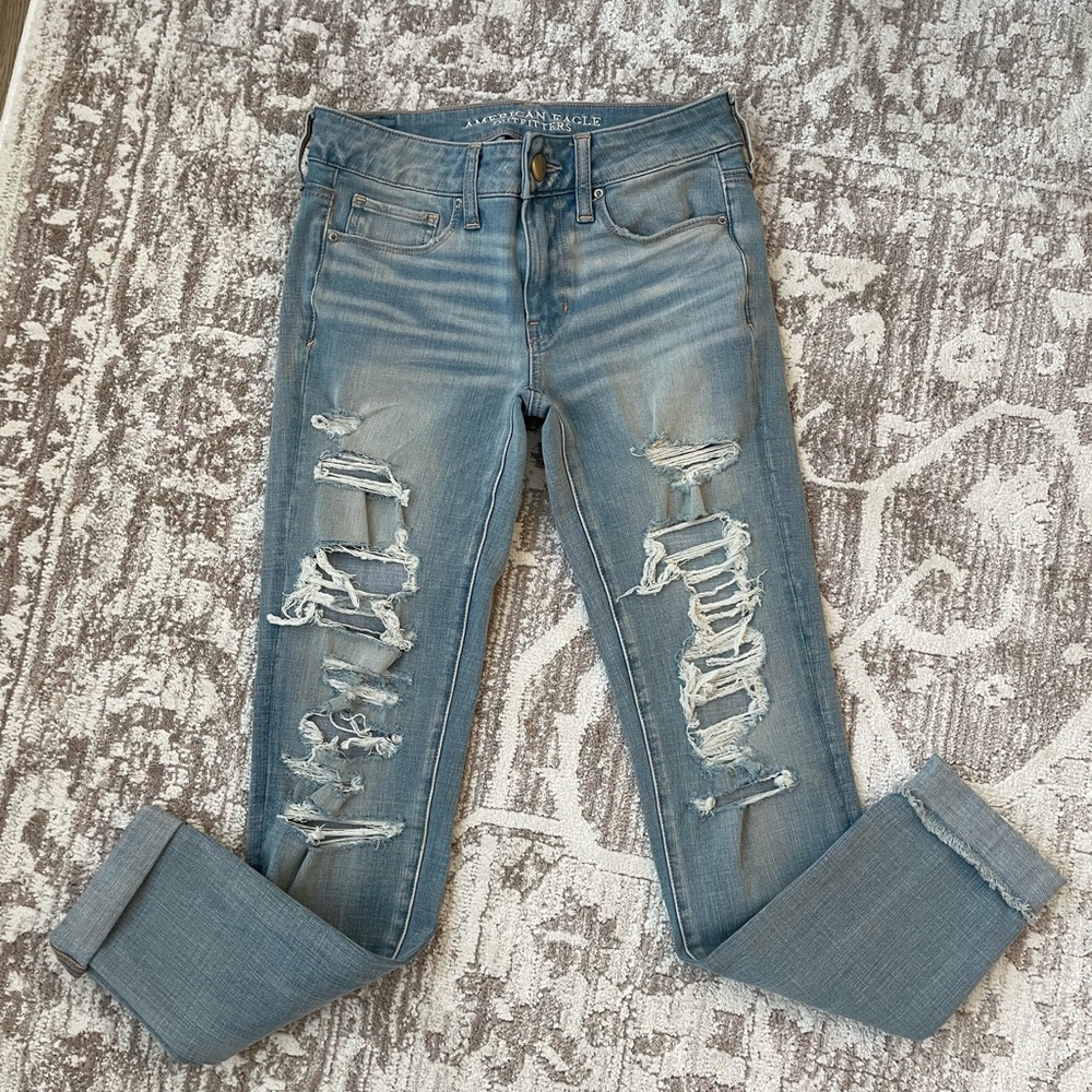 American Eagle Outfitters Women's Distressed Light Wash Jeans